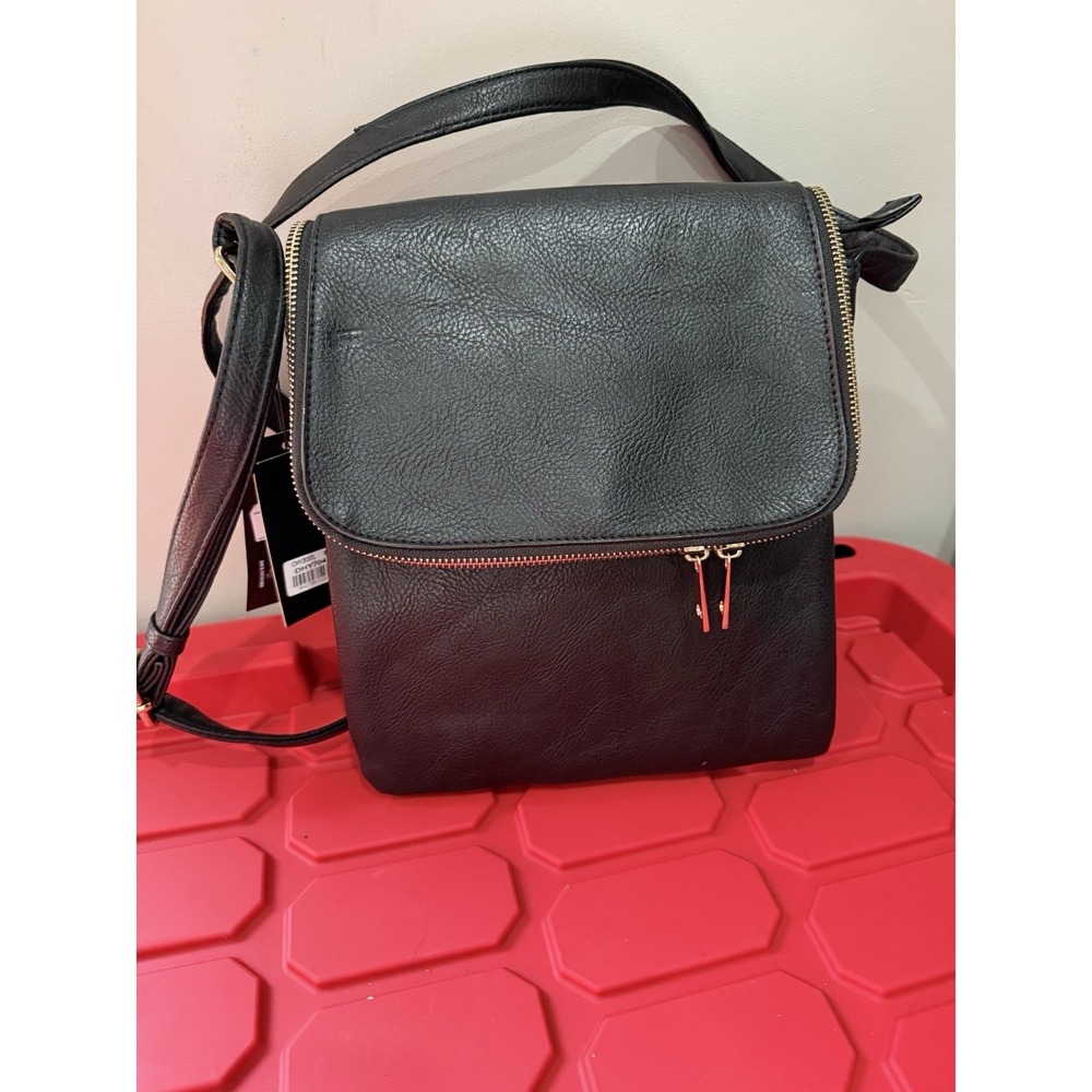 Jessie James Handbags Cheyanne Concealed Carry Crossbody With Locking Key Black